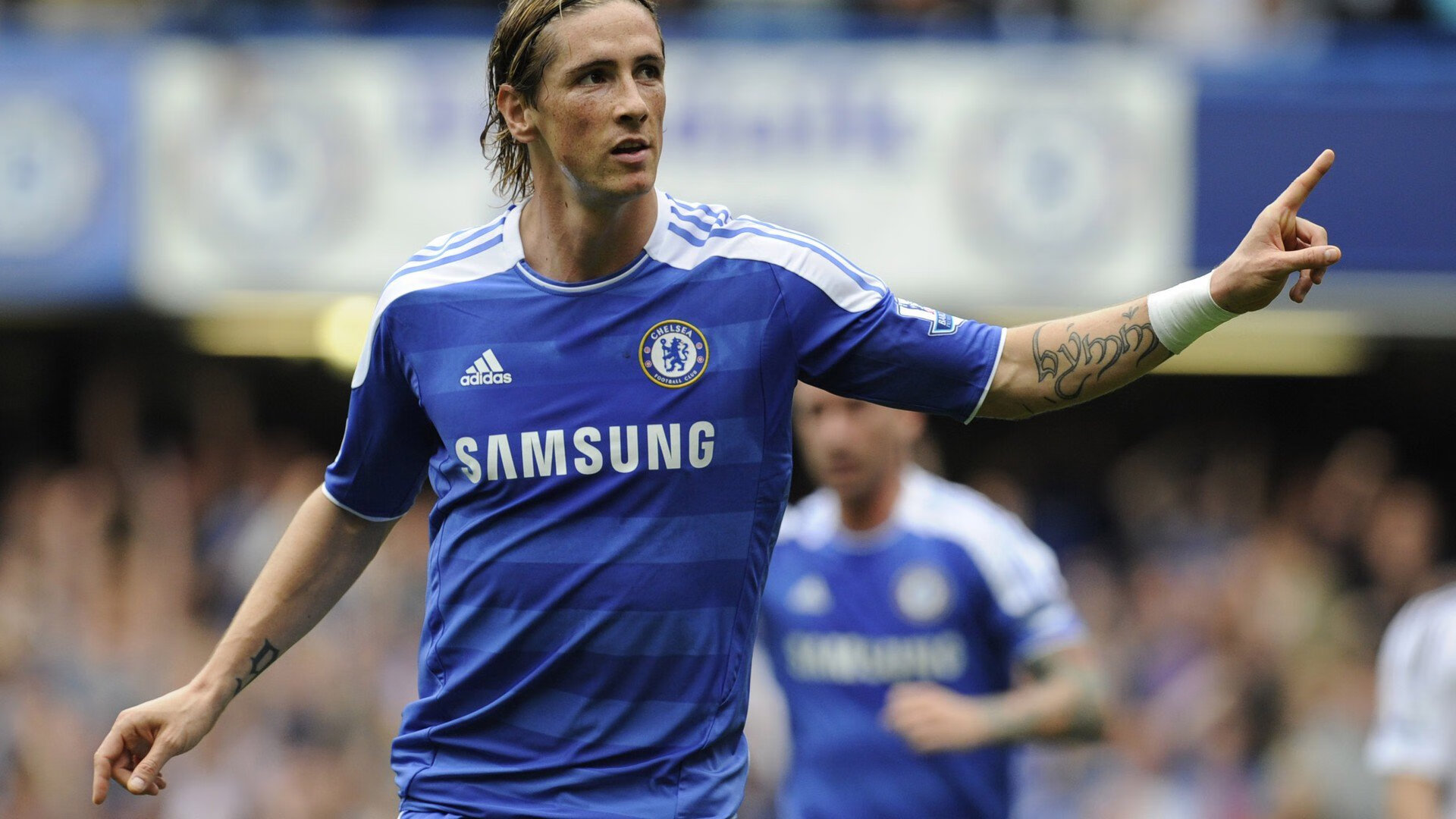 罗马队员替补上场取得关键进球，帮助球队取胜，罗马队足球